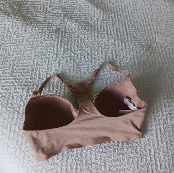 VICTORIA SECRET Seamless Tan Nude Racerback Bra - Picture 3 of 6